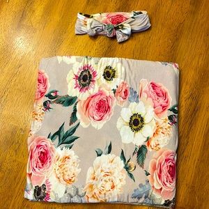 Posh Peanut Swaddle and Bow Set